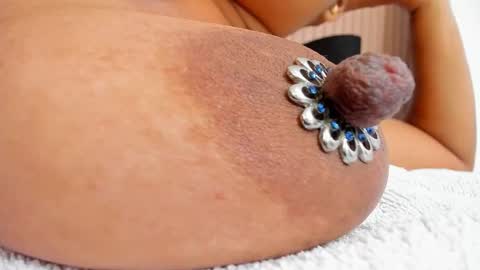 Snapshot of zara_lopez chatting on 10.26.25 zara lopez online show from 10.26.25