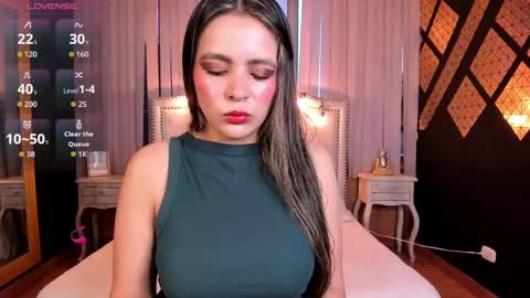 Snapshot of zara_smtih chatting on 10.01.25 zara_smtih online show from 10.01.25