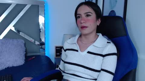 Snapshot of zaradames_ chatting on 12.18.24 zaradames_ online show from 12.18.24