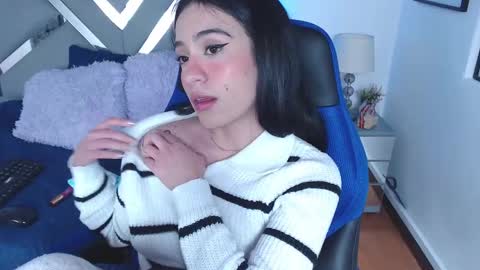 Snapshot of zaradames_ chatting on 12.18.24 zaradames_ online show from 12.18.24