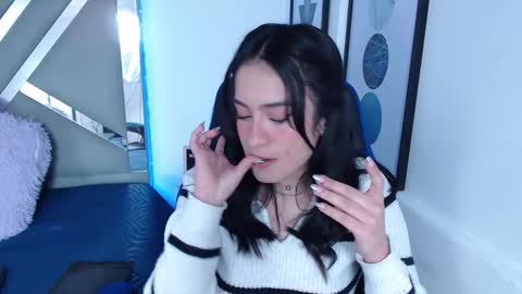 Snapshot of zaradames_ chatting on 12.20.24 zaradames_ online show from 12.20.24
