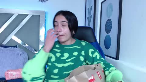 Snapshot of zaradames_ chatting on 12.30.24 zaradames_ online show from 12.30.24
