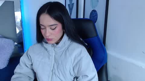 Snapshot of zaradames_ chatting on 01.13.25 zaradames_ online show from 01.13.25