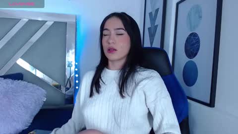 Snapshot of zaradames_ chatting on 02.18.25 zaradames_ online show from 02.18.25