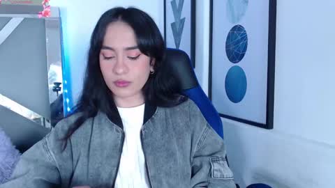Snapshot of zaradames_ chatting on 03.08.25 zaradames_ online show from 03.08.25