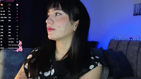 Snapshot of zaradames_ chatting on 09.17.25 zaradames_ online show from 09.17.25
