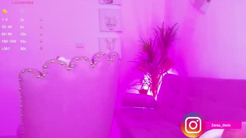 Snapshot of zaradaviss chatting on 09.23.25 Zara online show from 09.23.25