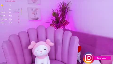 Snapshot of zaradaviss chatting on 09.30.25 Zara online show from 09.30.25