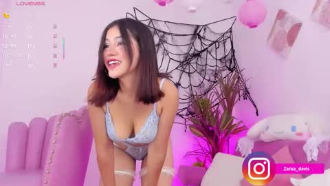 Snapshot of zaradaviss chatting on 10.16.25 Zara online show from 10.16.25