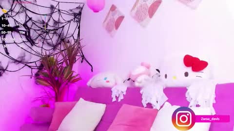 Snapshot of zaradaviss chatting on 10.18.25 Zara online show from 10.18.25