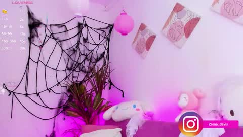 Snapshot of zaradaviss chatting on 10.29.25 Zara online show from 10.29.25