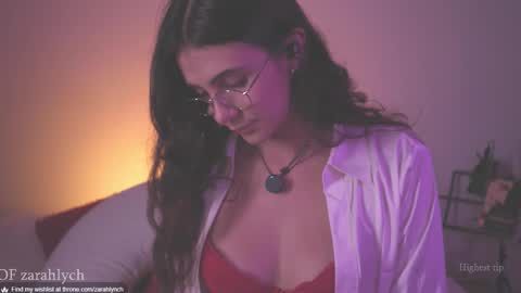 Snapshot of zarahlynch chatting on 09.28.25 Miss Lynch   Next show  2911 online show from 09.28.25