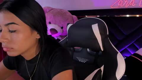 Zara Lim  online show from 09.28.25