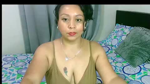 Snapshot of zaray_45bella chatting on 01.23.25 zaray online show from 01.23.25