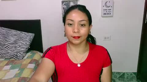 Snapshot of zaray_45bella chatting on 02.13.25 zaray online show from 02.13.25