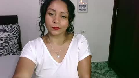 Snapshot of zaray_45bella chatting on 03.06.25 zaray online show from 03.06.25
