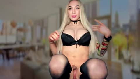 Snapshot of zarinastoun20 chatting on 02.02.25 ZARINA online show from 02.02.25