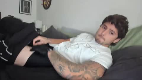 Snapshot of zaylanez chatting on 01.03.25 Zay lanez online show from 01.03.25