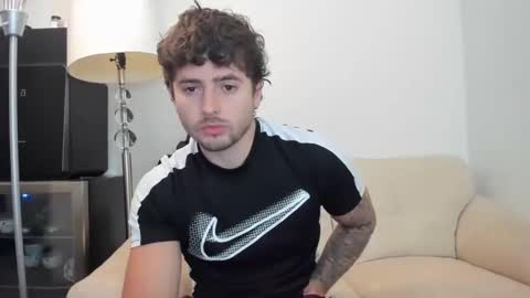 Snapshot of zaylanez chatting on 01.04.25 Zay lanez online show from 01.04.25