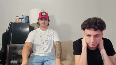 Snapshot of zaylanez chatting on 02.05.25 Zay lanez online show from 02.05.25