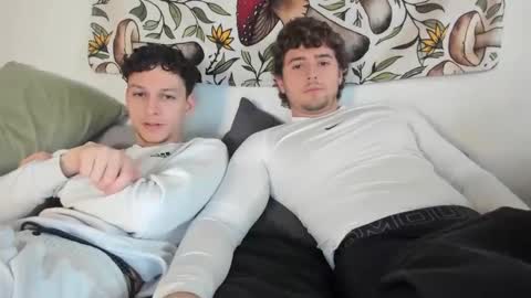 Snapshot of zaylanez chatting on 02.11.25 Zay lanez online show from 02.11.25