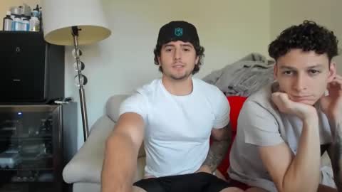 Snapshot of zaylanez chatting on 02.12.25 Zay lanez online show from 02.12.25