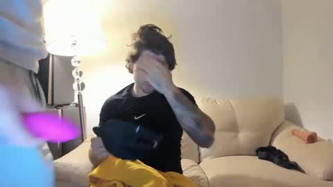 Snapshot of zaylanez chatting on 03.07.25 Zay lanez online show from 03.07.25