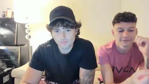 Snapshot of zaylanez chatting on 03.12.25 Zay lanez online show from 03.12.25