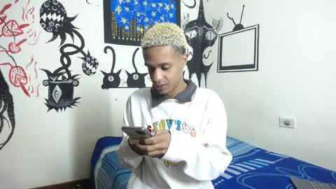 Snapshot of zayn_is_soft chatting on 09.16.25 zayn_is_soft online show from 09.16.25