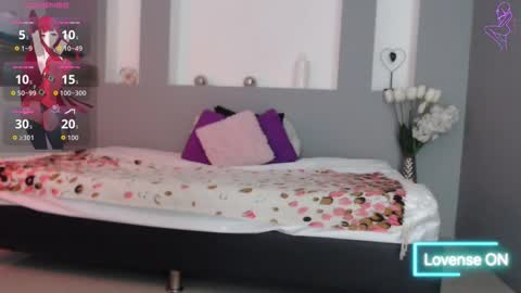 Karolyne online show from 11.21.25