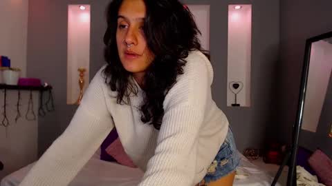 Karolyne online show from 12.15.25