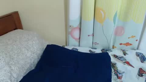 Snapshot of zeina_gen chatting on 10.06.25 flabby online show from 10.06.25