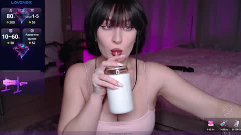 Snapshot of zemeee chatting on 02.16.25 Clary online show from 02.16.25