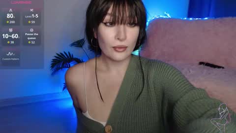 Snapshot of zemeee chatting on 10.29.25 Clary online show from 10.29.25