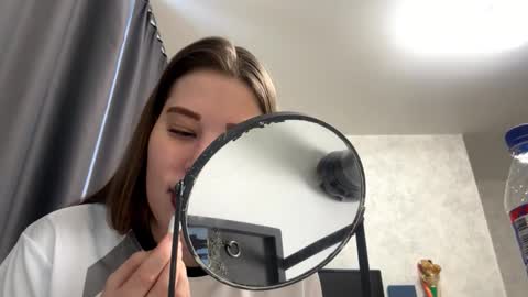 Snapshot of zenacusatis chatting on 02.08.26 Sindy online show from 02.08.26