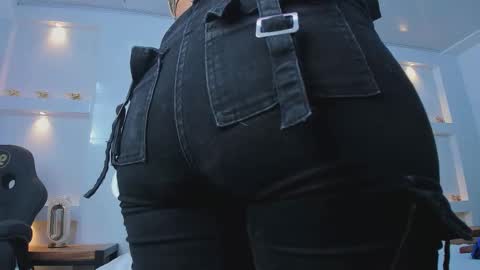 Zenda Evans online show from 03.25.26