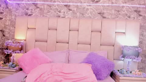 Snapshot of zendayagreey chatting on 02.06.25 Zendaya online show from 02.06.25