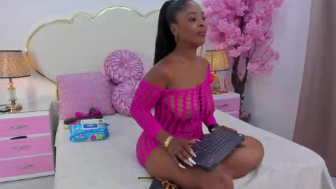 Snapshot of zendayarosse chatting on 05.15.26 zendayarosse online show from 05.15.26