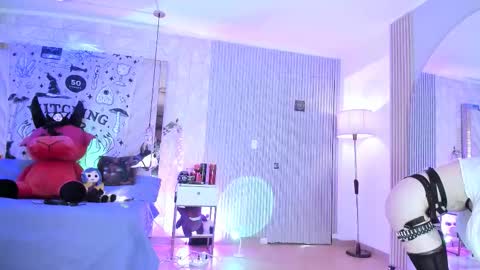 Snapshot of zephirah_abney chatting on 10.24.25 online show from 10.24.25