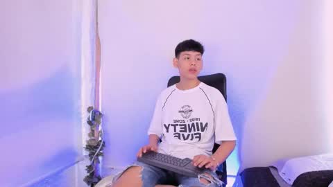 Snapshot of zeus_blaze chatting on 09.09.25 zeus_blaze online show from 09.09.25