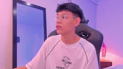 Snapshot of zeus_blaze chatting on 09.10.25 zeus_blaze online show from 09.10.25