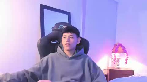 Snapshot of zeus_blaze chatting on 09.10.25 zeus_blaze online show from 09.10.25