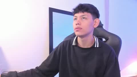 Snapshot of zeus_blaze chatting on 09.11.25 zeus_blaze online show from 09.11.25