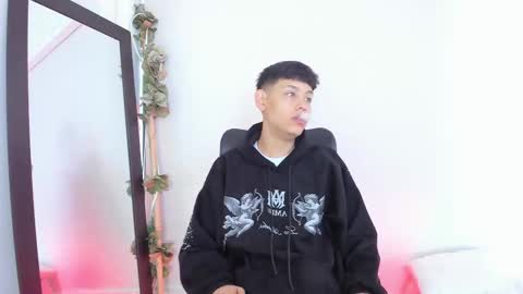 Snapshot of zeus_blaze chatting on 09.12.25 zeus_blaze online show from 09.12.25