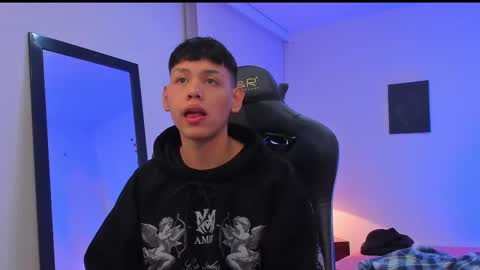 Snapshot of zeus_blaze chatting on 09.20.25 zeus_blaze online show from 09.20.25