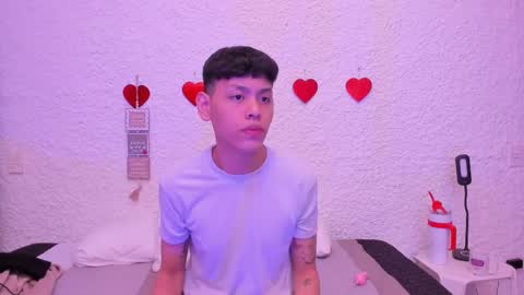 Snapshot of zeus_blaze chatting on 09.24.25 zeus_blaze online show from 09.24.25