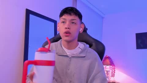 Snapshot of zeus_blaze chatting on 09.27.25 zeus_blaze online show from 09.27.25