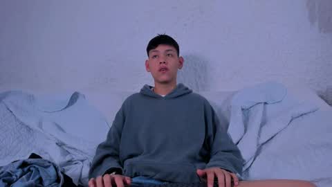 Snapshot of zeus_blaze chatting on 09.30.25 zeus_blaze online show from 09.30.25