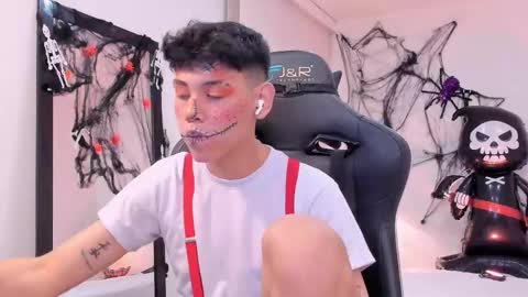 Snapshot of zeus_blaze chatting on 10.03.25 zeus_blaze online show from 10.03.25