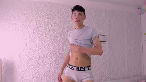 Snapshot of zeus_blaze chatting on 10.22.25 zeus_blaze online show from 10.22.25